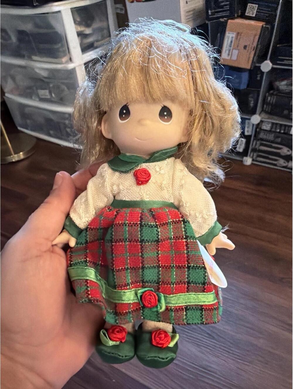 Precious Moments Little Christmas Carol Doll 2000 PMI Holiday Collector